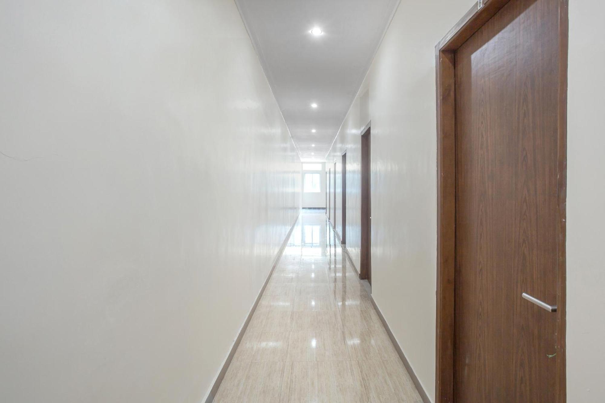 Super Oyo Capital O 134 Lg Residence Σουραμπάγια Εξωτερικό φωτογραφία